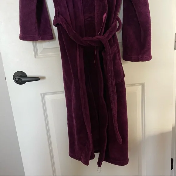 Robe - Picture 4 of 6
